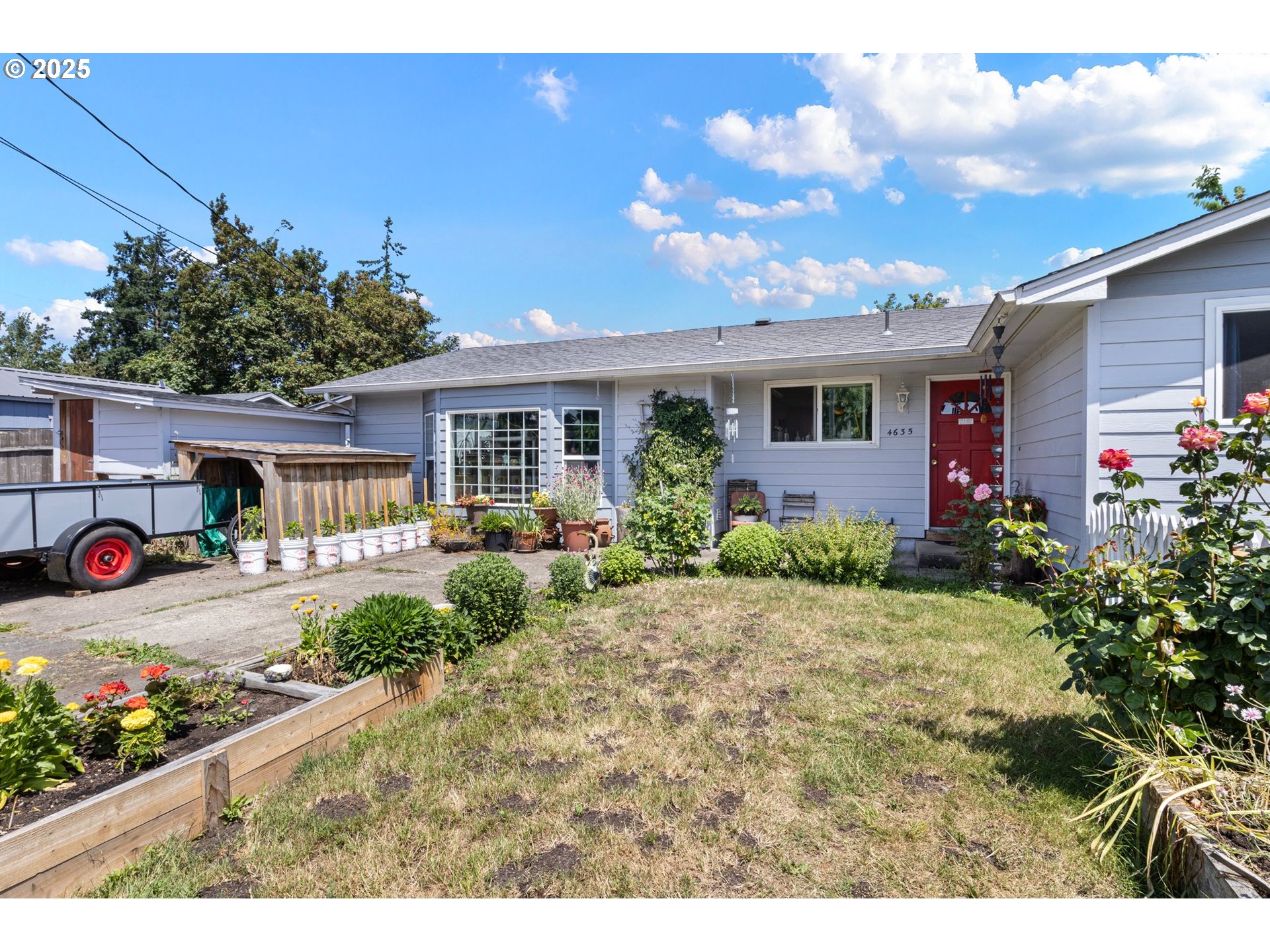 4635 Daisy Street Springfield, OR 97478 - Photo 3 of 44
