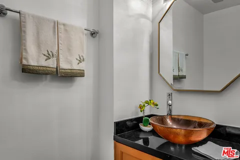 $898,000 | 10664 Wilkins Avenue, Unit 202, Los Angeles, CA 90024