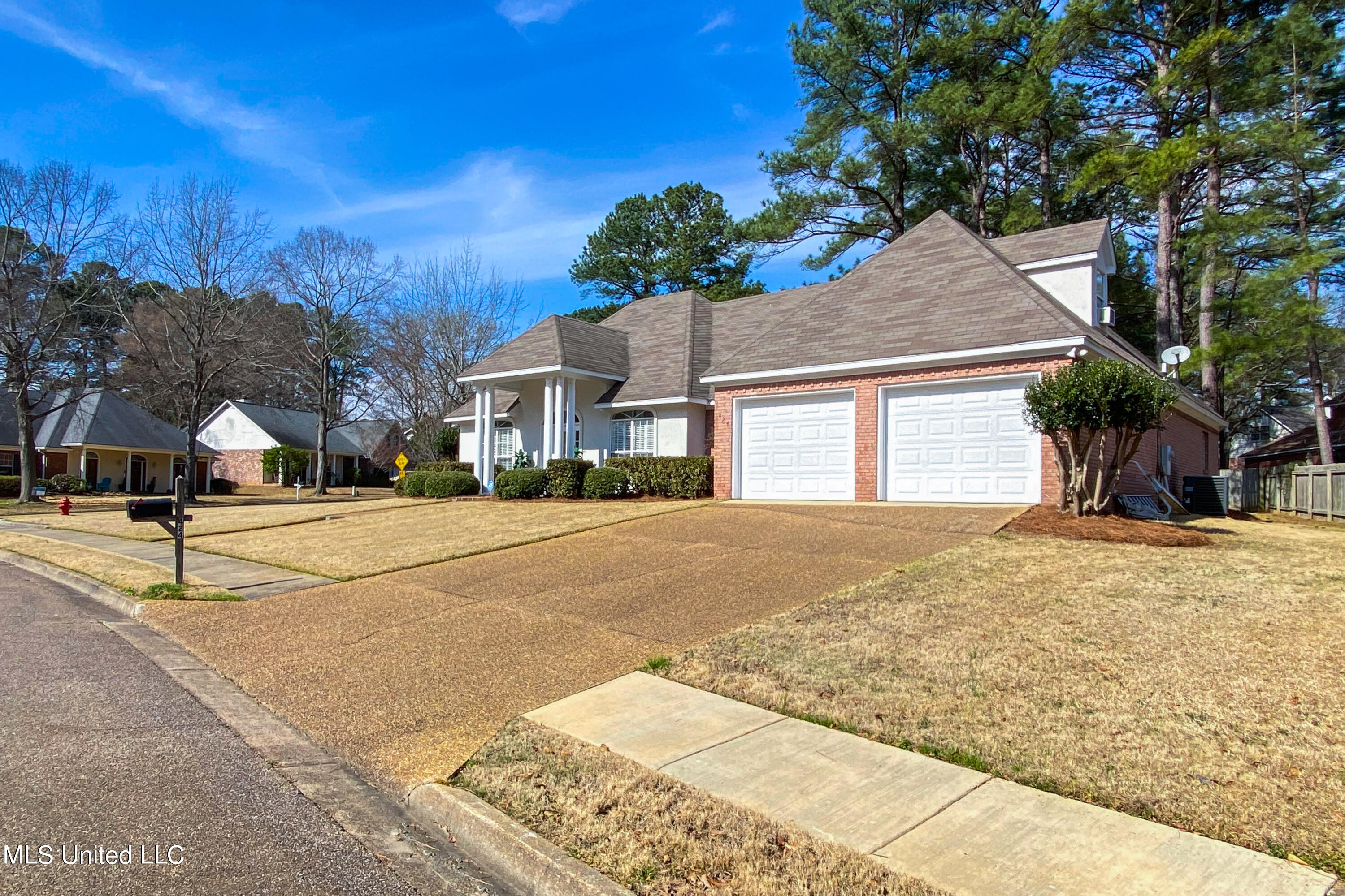 424 Shadowood Drive Ridgeland, MS 39157 - Photo 3 of 44 424 Shadowood Dr-4