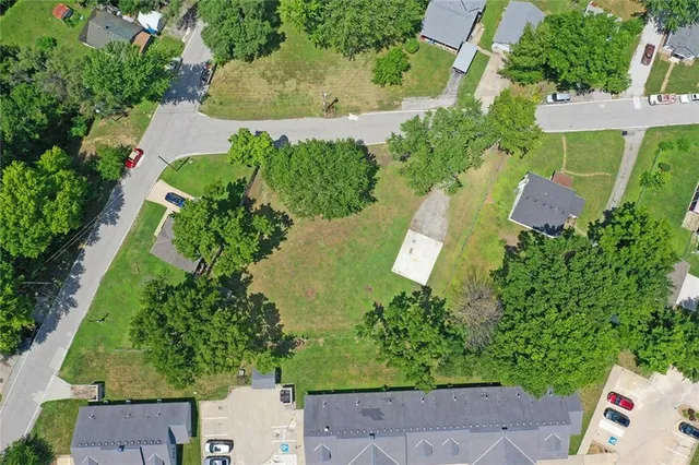 $250,000 | 705-707 Southeast High N/a Lee's Summit, Lee's Summit, MO 64063