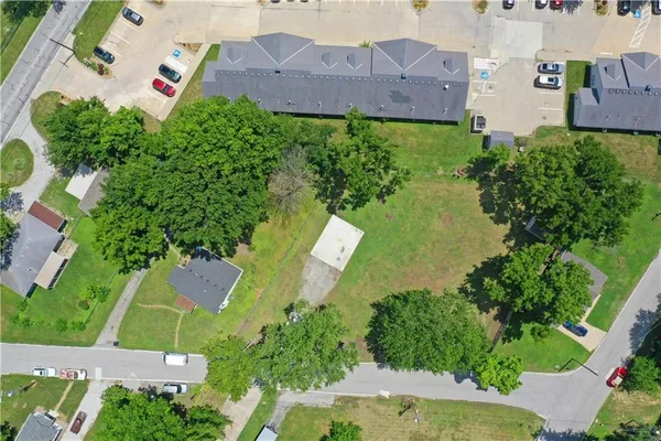 $250,000 | 705-707 Southeast High N/a Lee's Summit, Lee's Summit, MO 64063