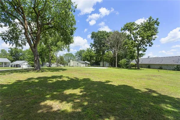 $250,000 | 705-707 Southeast High N/a Lee's Summit, Lee's Summit, MO 64063