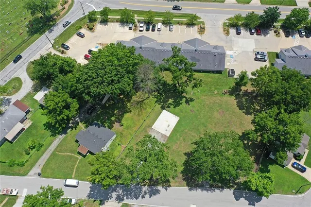 $250,000 | 705-707 Southeast High N/a Lee's Summit, Lee's Summit, MO 64063