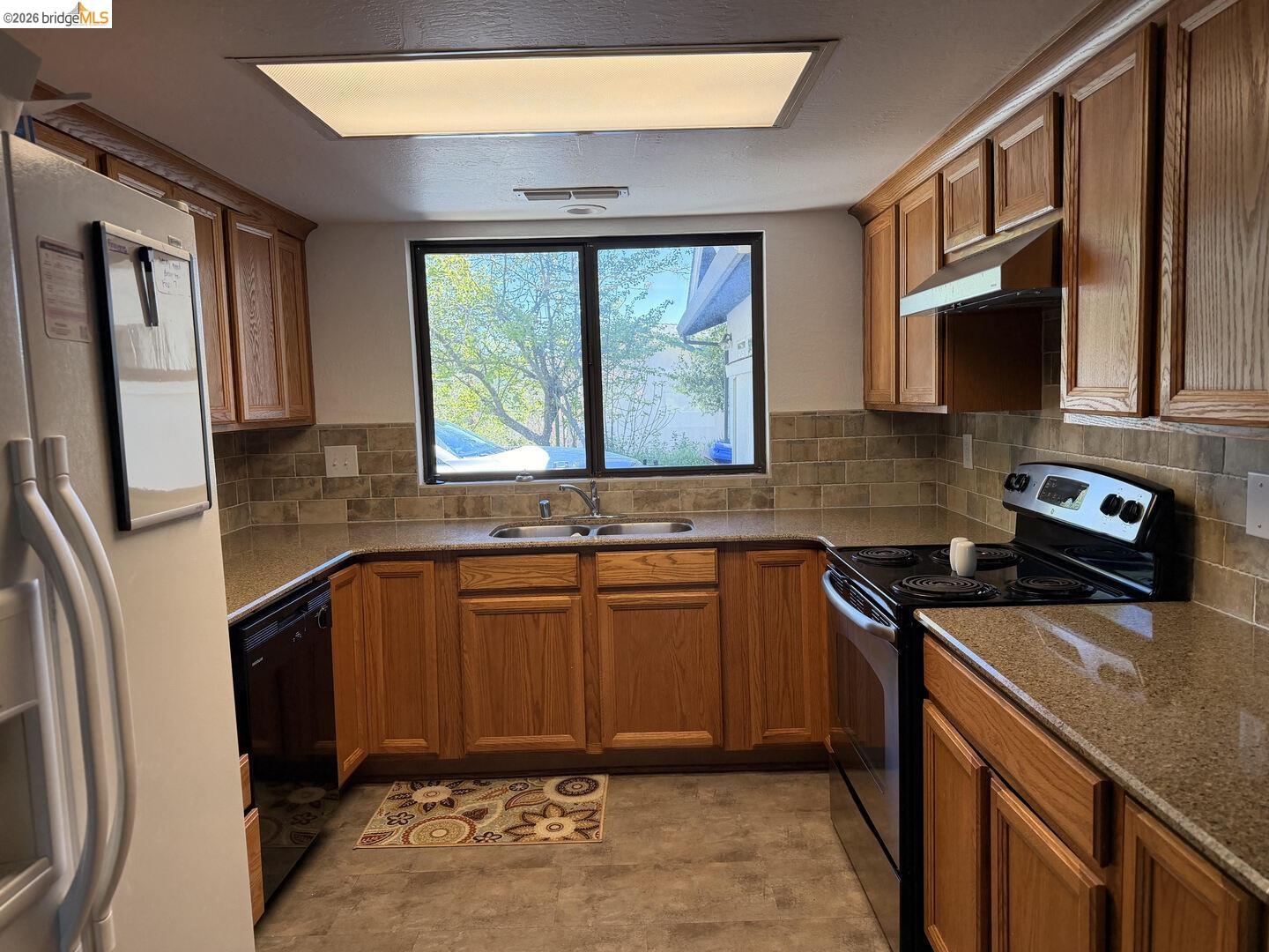 153 Summit Avenue Sonora, CA 95370 - Photo 2 of 20