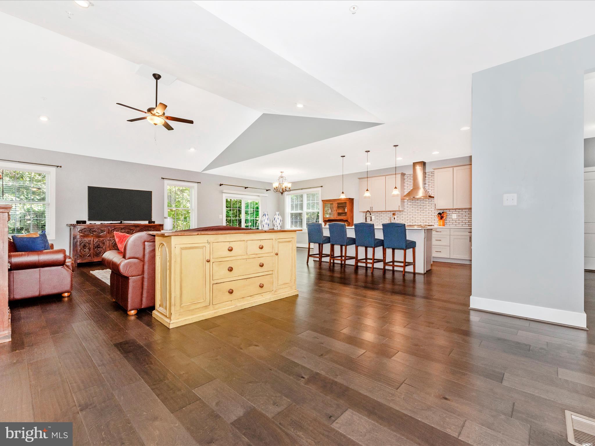 7309 Talbot Run Road Mount Airy, MD 21771 - Photo 7 of 39 Living Room