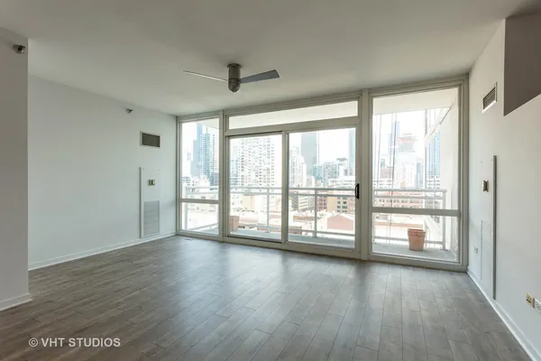 $2,495 | 757 North Orleans Street, Unit 1202, Chicago, IL 60654