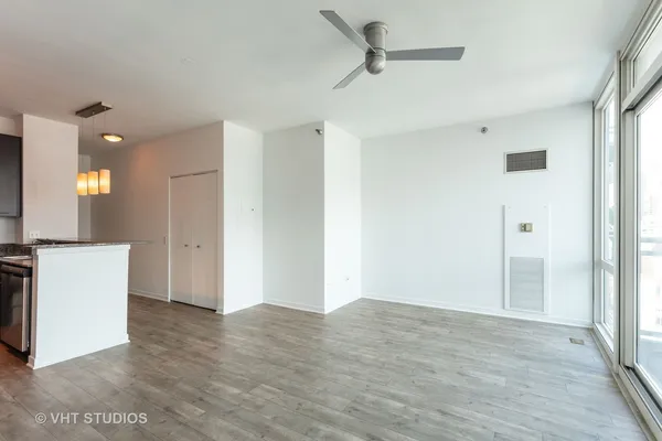 $2,495 | 757 North Orleans Street, Unit 1202, Chicago, IL 60654