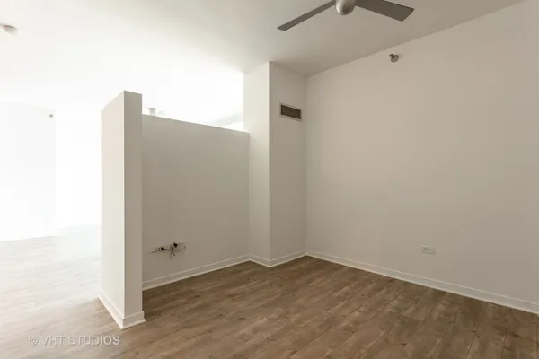 $2,495 | 757 North Orleans Street, Unit 1202, Chicago, IL 60654