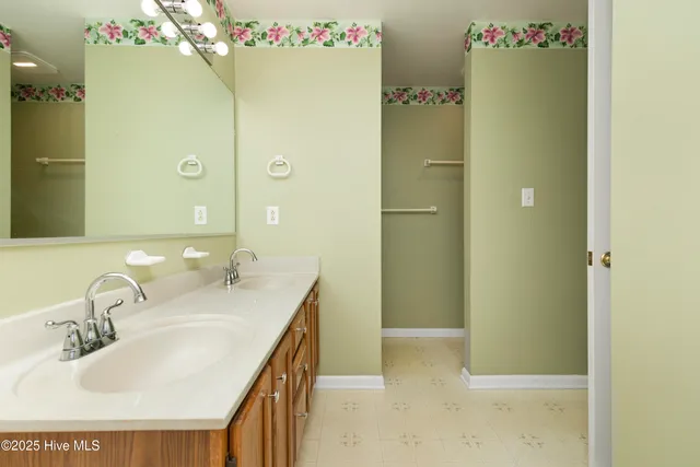 $415,000 | 123 Kings Way, Moyock, NC 27958