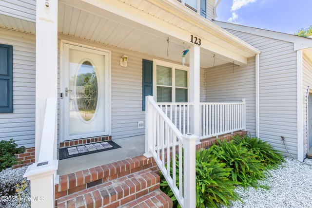 $415,000 | 123 Kings Way, Moyock, NC 27958