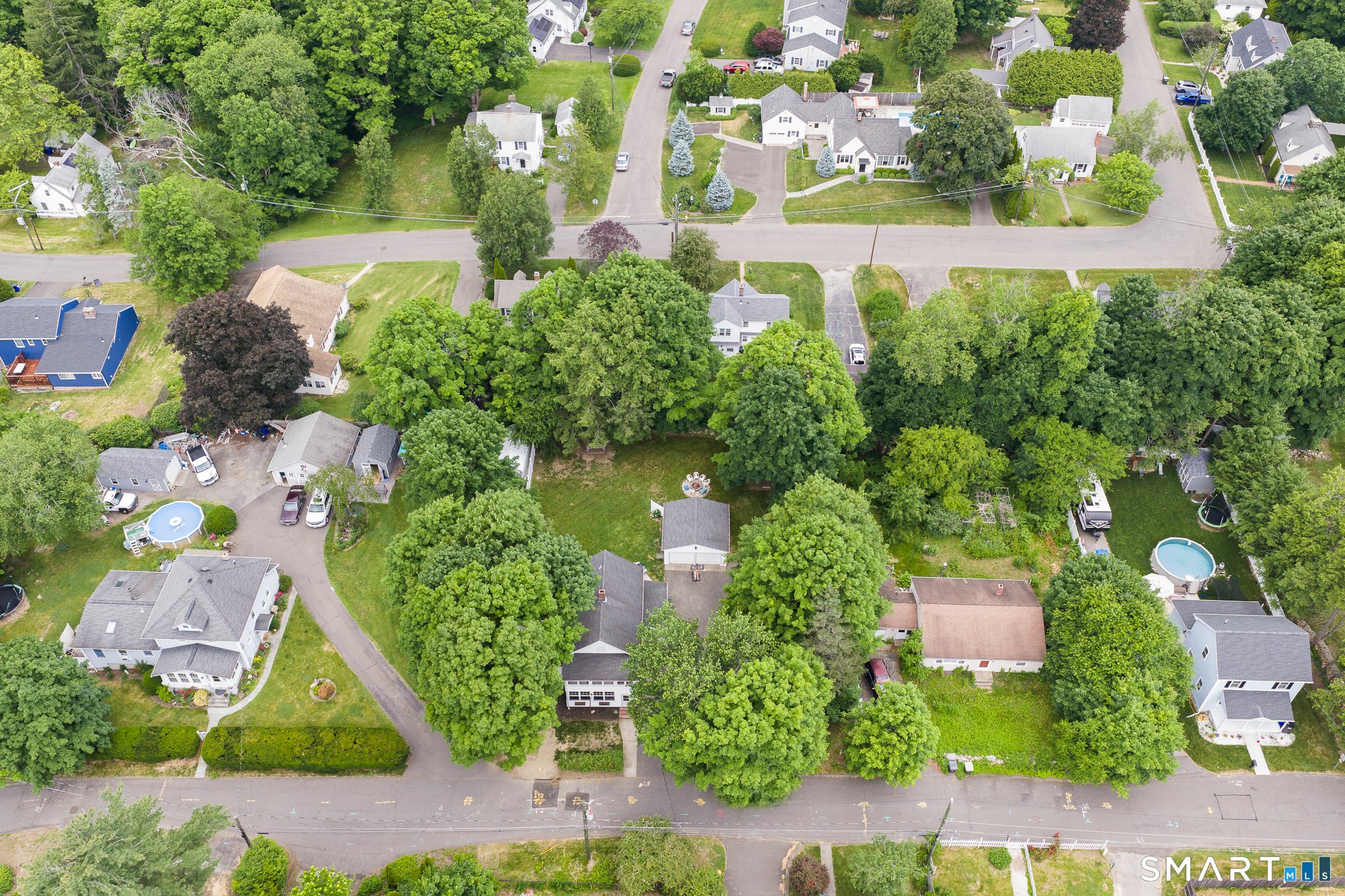 122 Chestnut Grove Road Watertown, CT 06795 - Photo 4 of 40
