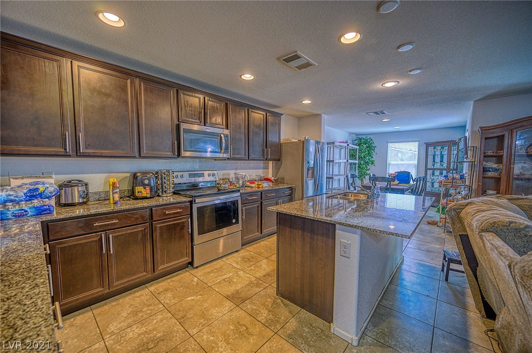 3589 East Routt Way Pahrump, NV 89061 - Photo 5 of 17 Gallery Image 5