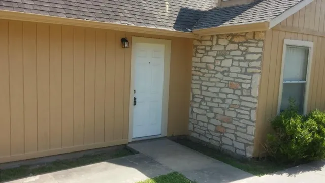 $1,650 | 507 Cutty Trail, Unit B, Lakeway, TX 78734