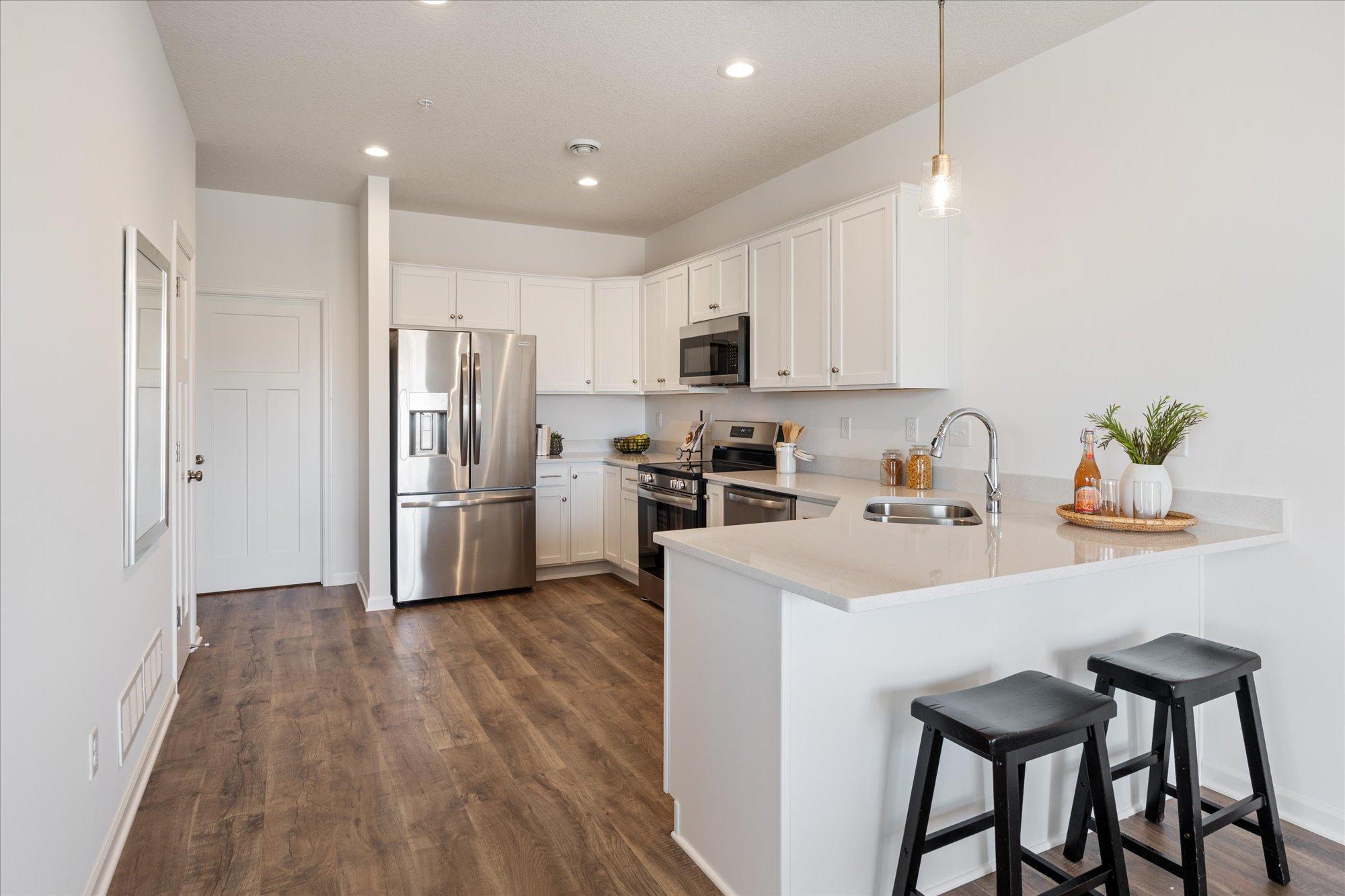 6708 Jorgensen Avenue South Cottage Grove, MN 55016 - Photo 15 of 40