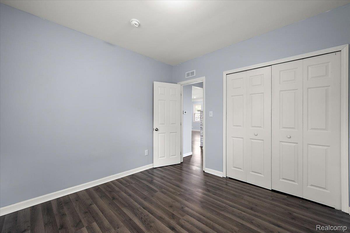 233 West 11 Mile Road Madison Heights, MI 48071 - Photo 15 of 44 Spacious Double Closet