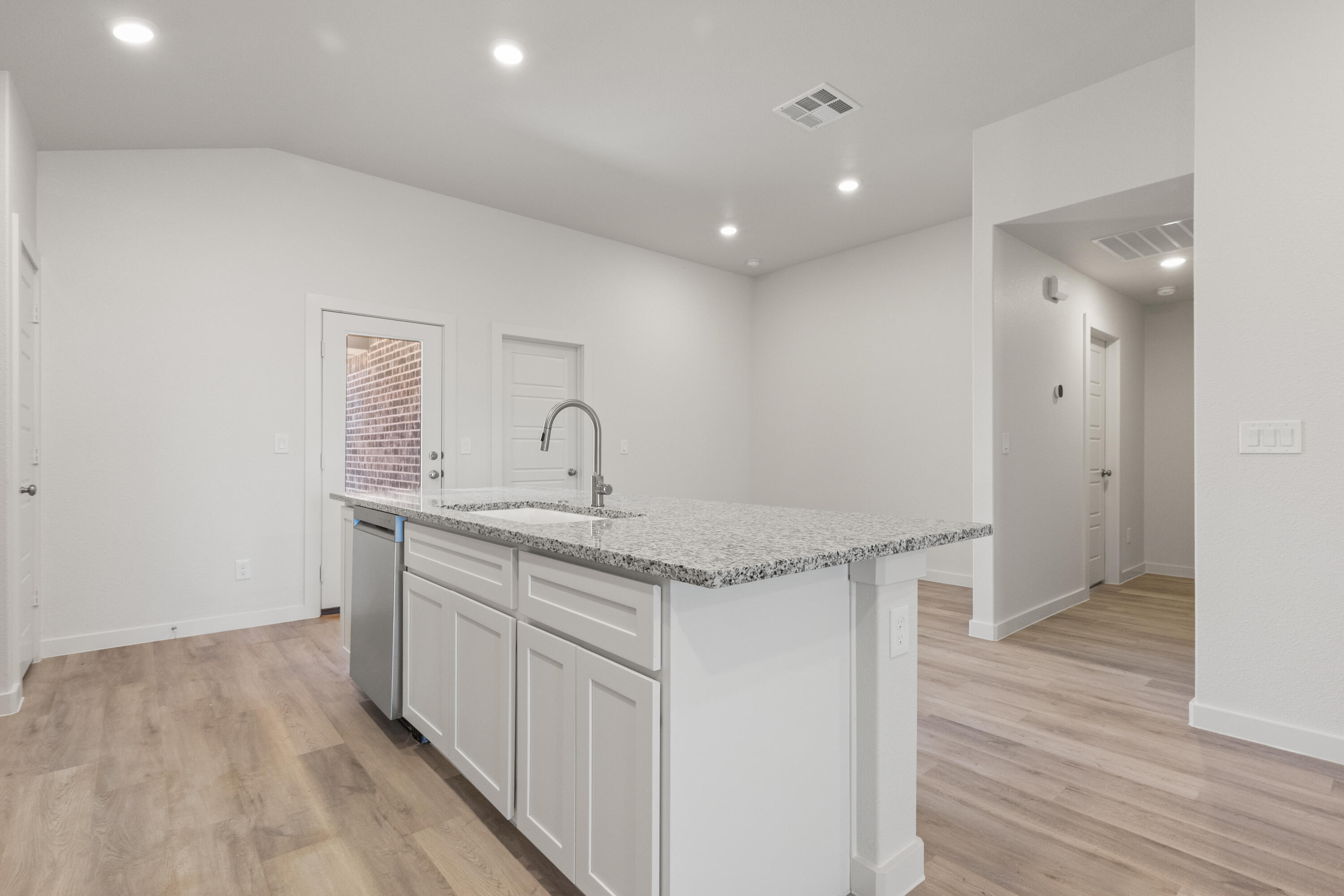 5633 Smith Street Lubbock, TX 79416 - Photo 14 of 21 13-5633 Smith_9823