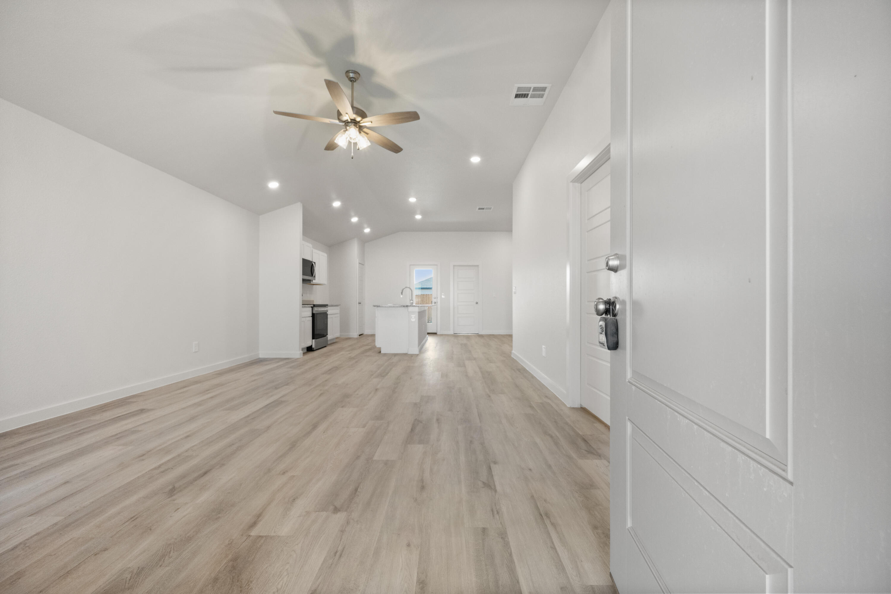 5633 Smith Street Lubbock, TX 79416 - Photo 4 of 21 03-5633 Smith_9773