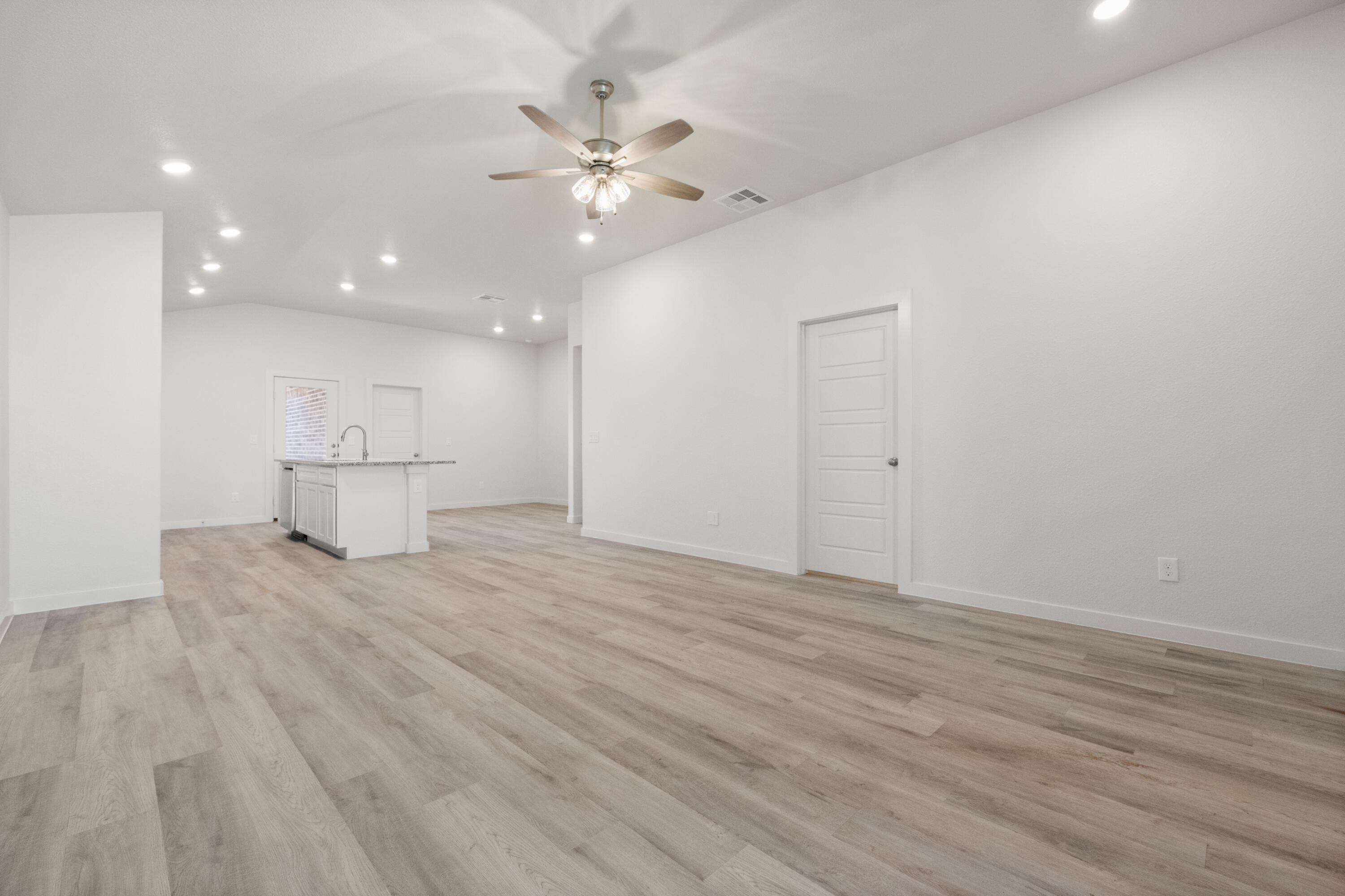 5633 Smith Street Lubbock, TX 79416 - Photo 6 of 21 05-5633 Smith_9783