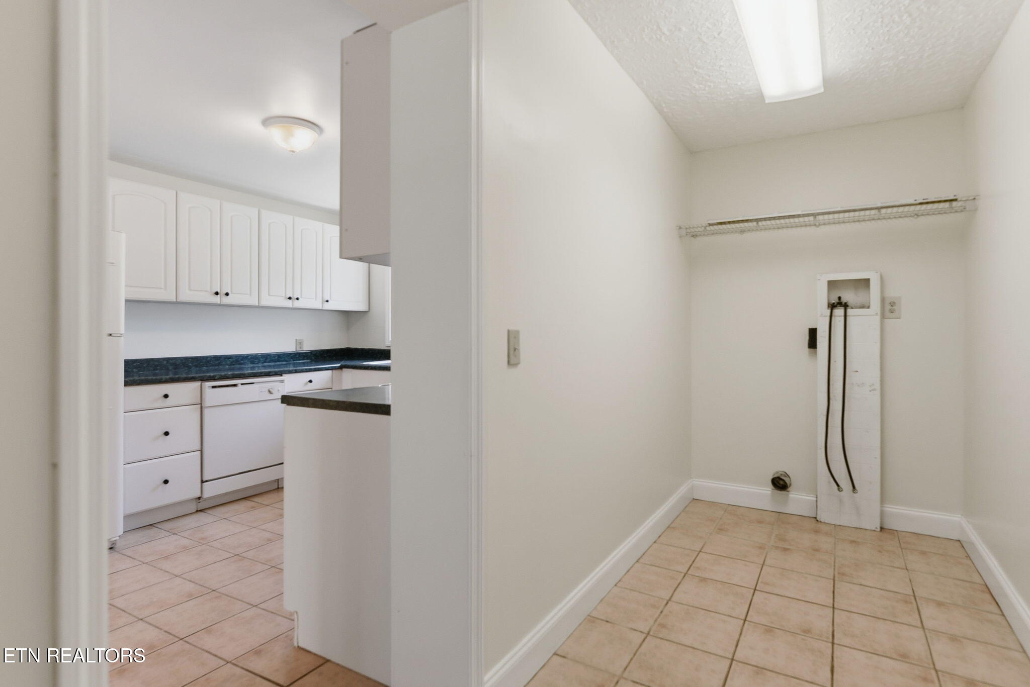 1516 Smallman Road Knoxville, TN 37920 - Photo 10 of 20 10_Laundry