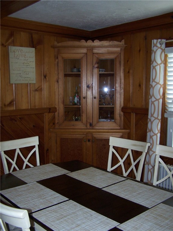 4 Diamond Hill Road Hopkinton, RI 02808 - Photo 30 of 40 dining room...wood ceiling beams and white.