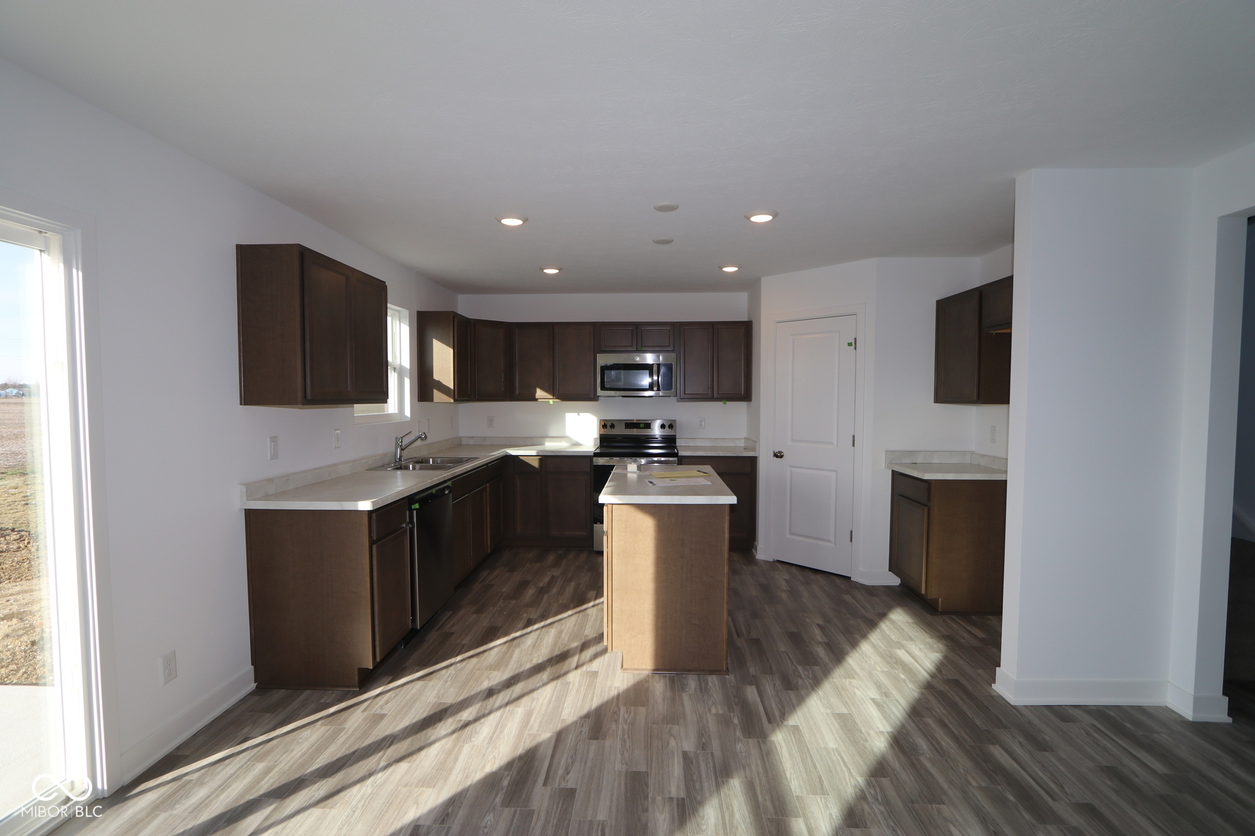 3912 Highcrest Road Indianapolis, IN 46239 - Photo 3 of 16 Gallery Image 3