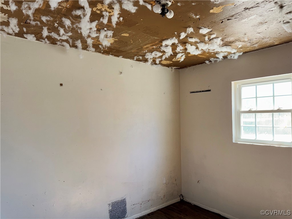 24217 Old Vaughan Road Dinwiddie, VA 23841 - Photo 13 of 17