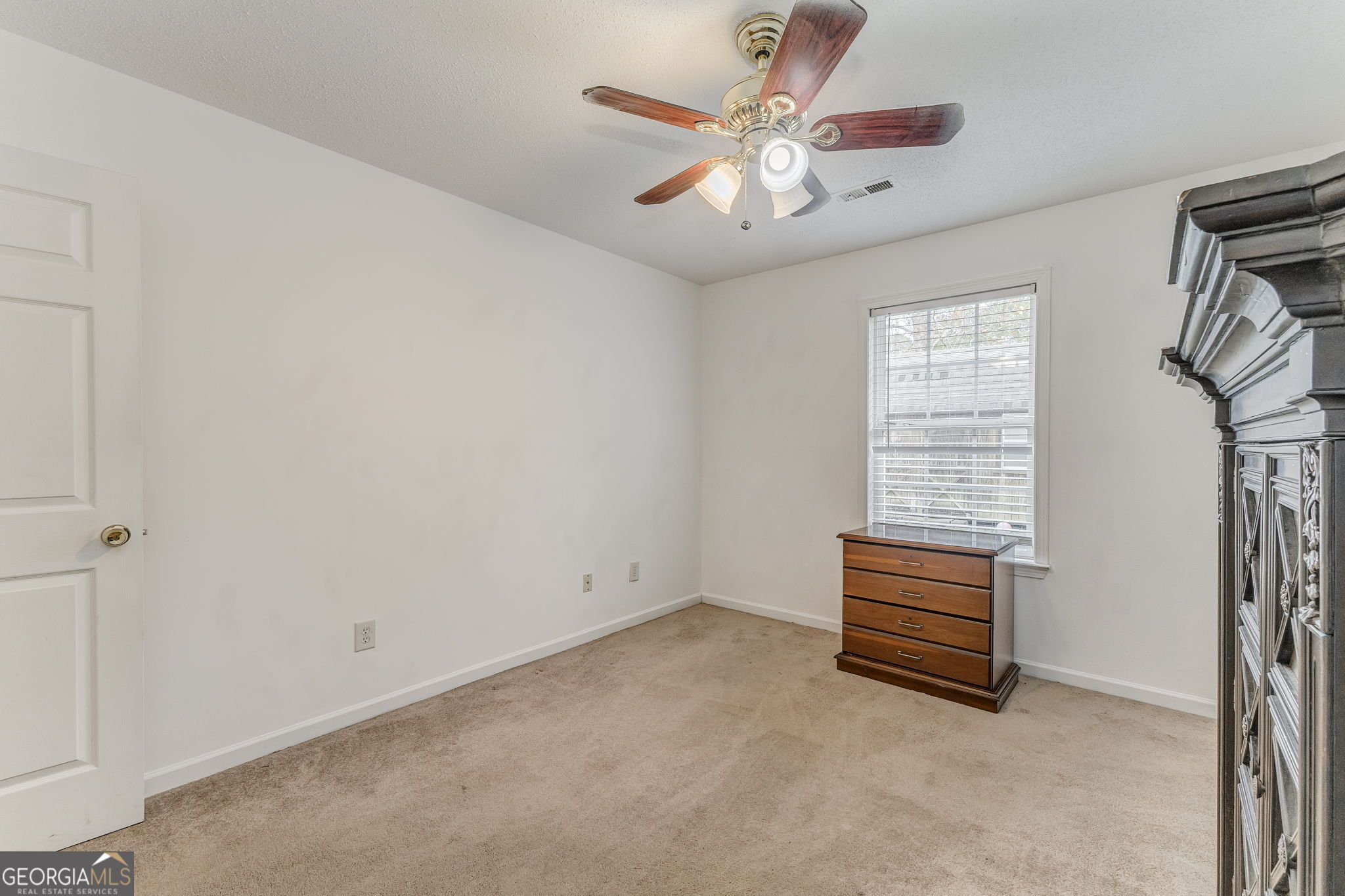 1 Green Acre Road Northeast Rome, GA 30165 - Photo 17 of 30 an empty room with windows