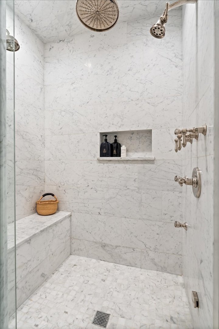 2633 North Dayton Street Chicago, IL 60614 - Photo 24 of 43 a bathroom with a bathtub and a shower