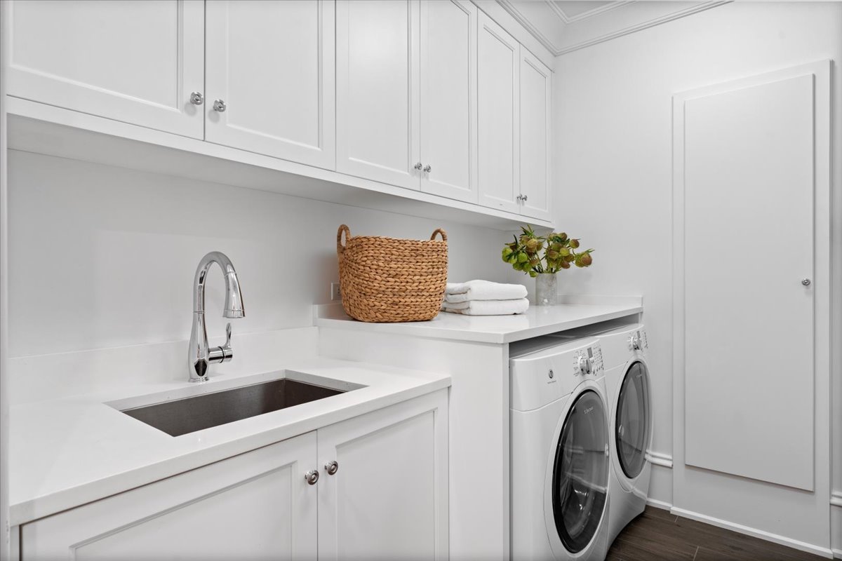 2633 North Dayton Street Chicago, IL 60614 - Photo 39 of 43 a utility room with dryer and washer