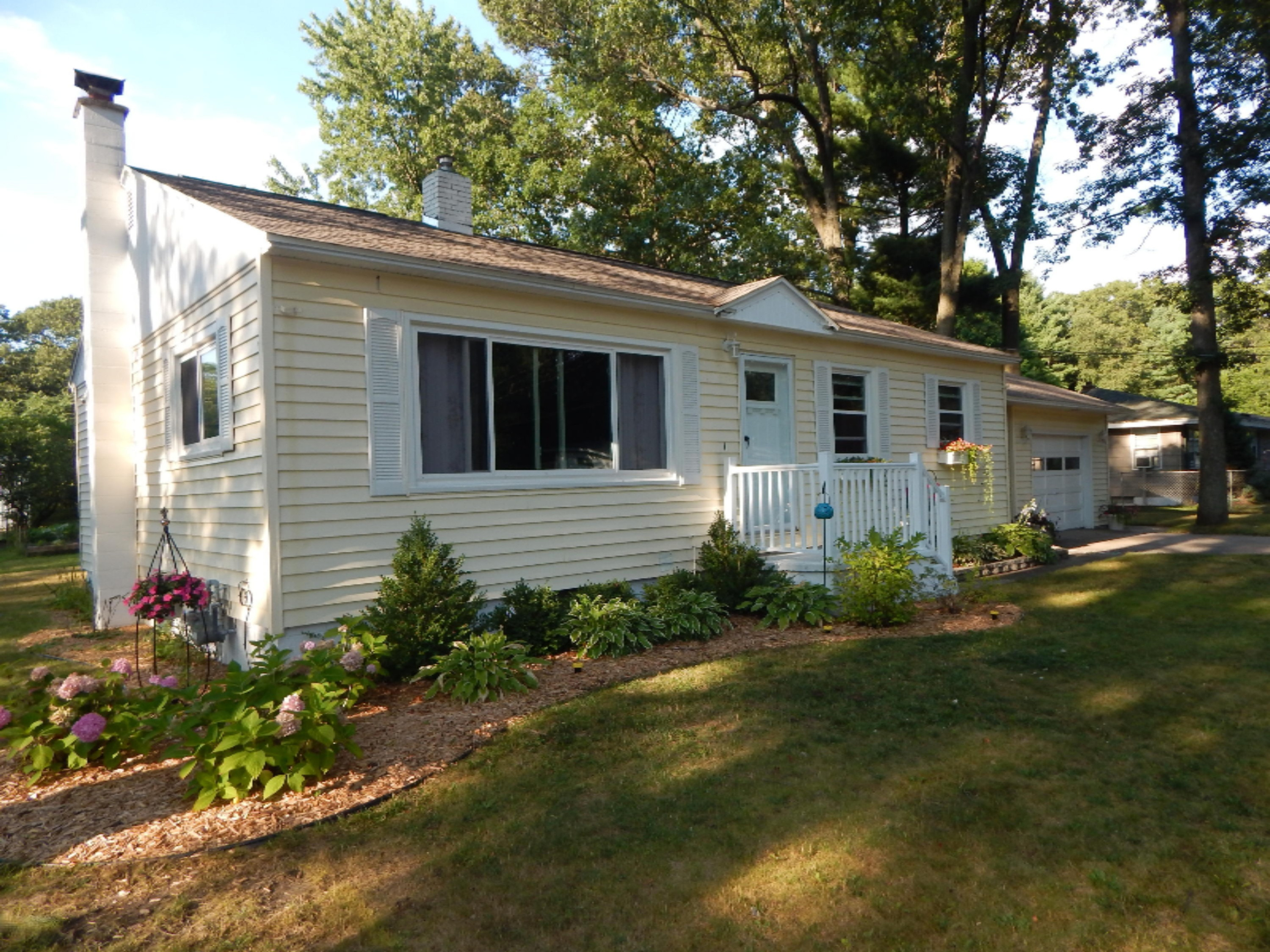 1240 Anna Road Muskegon, MI 49445 - Photo 4 of 64 DSCN2779