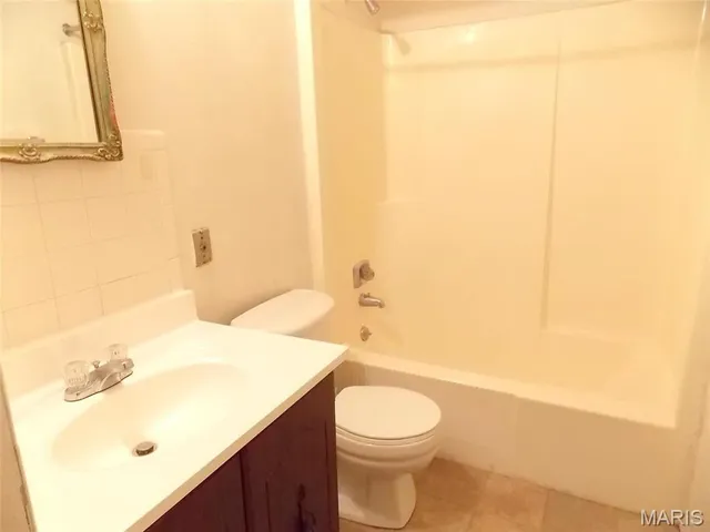 $625 | 18 North 44th Street, Unit 2, Belleville, IL 62226