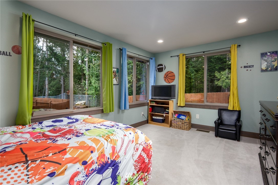 869 Bennett Road Bellingham, WA 98229 - Photo 32 of 35 Gallery Image 32