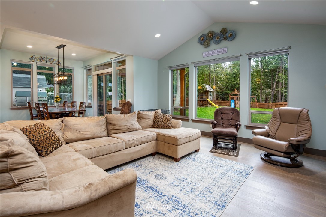 869 Bennett Road Bellingham, WA 98229 - Photo 5 of 35 Gallery Image 5
