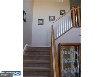 1404 Hillpoint Circle Sinking Spring, PA 19608 - Photo 3 of 12 Foyer