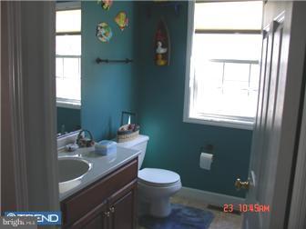 1404 Hillpoint Circle Sinking Spring, PA 19608 - Photo 9 of 12 Bathroom