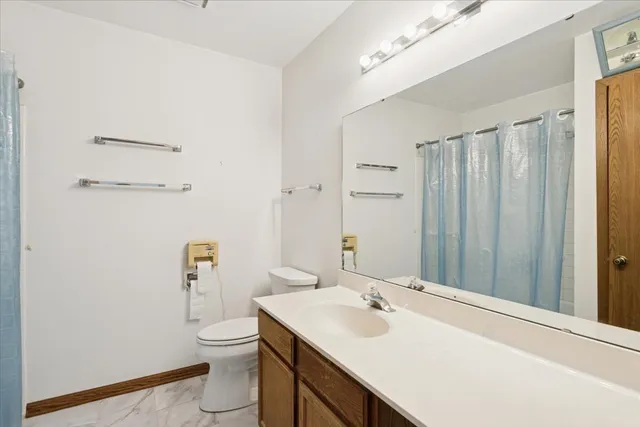 $449,000 | 6620 Oak Tree Trail, Woodridge, IL 60517