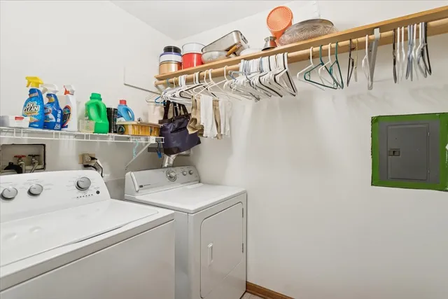 $449,000 | 6620 Oak Tree Trail, Woodridge, IL 60517