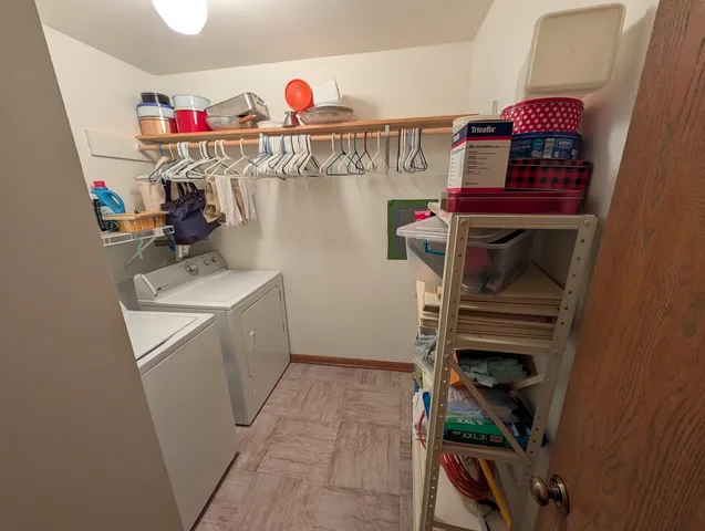 $449,000 | 6620 Oak Tree Trail, Woodridge, IL 60517