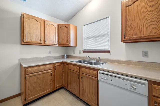 $1,800 | 116 North Furlong Drive, Lafayette, IN 47905