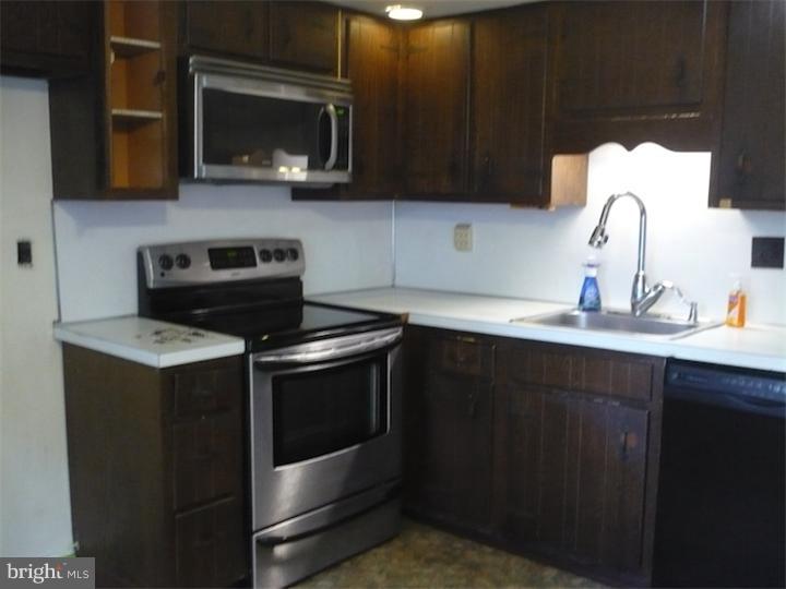 116 Ridgefield Road Newtown Square, PA 19073 - Photo 14 of 23 Kitchen