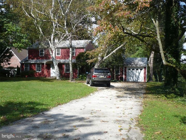 116 Ridgefield Road Newtown Square, PA 19073 - Photo 4 of 23 Front Yard