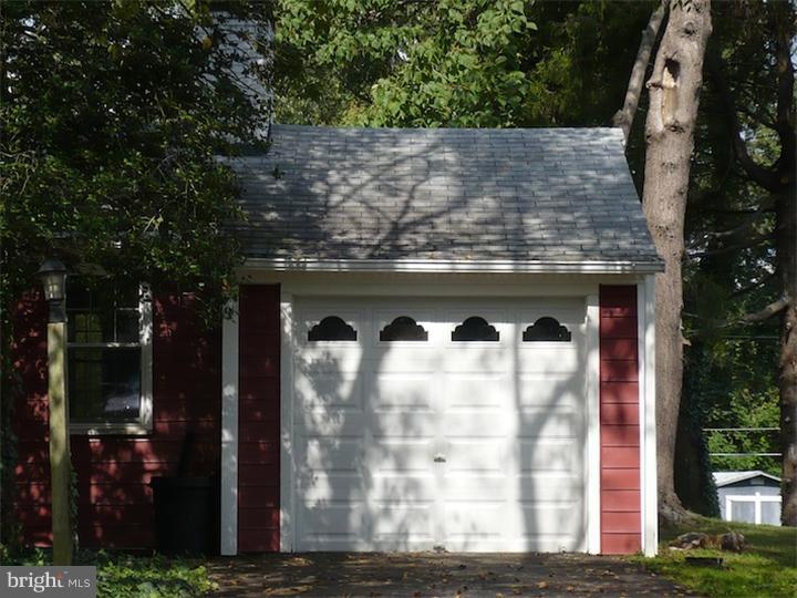 116 Ridgefield Road Newtown Square, PA 19073 - Photo 5 of 23 Garage