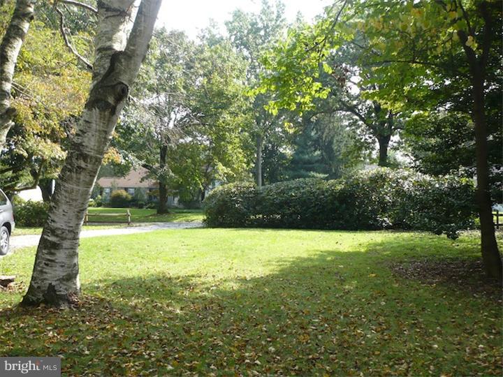 116 Ridgefield Road Newtown Square, PA 19073 - Photo 8 of 23 Front Yard