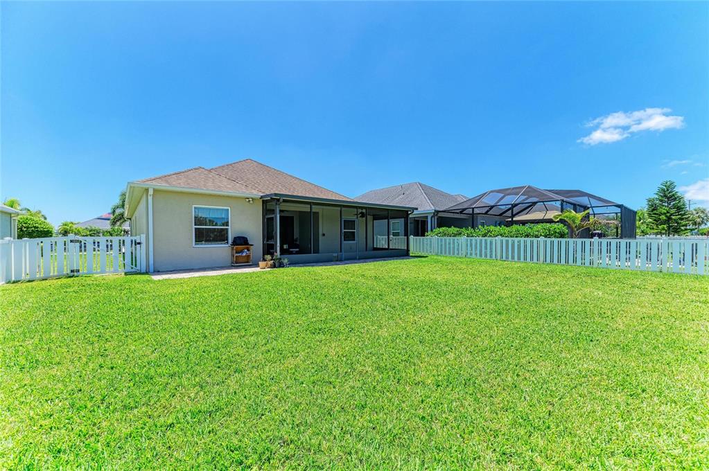 7750 Ridgelake Circle Bradenton, FL 34203 - Photo 5 of 40