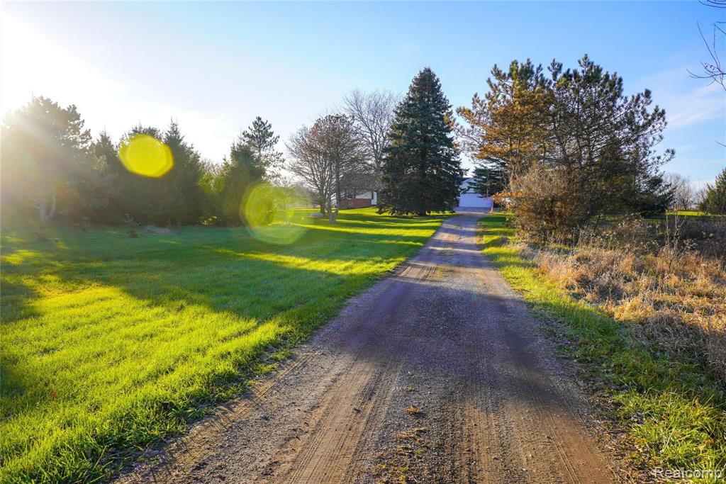270 South Kern Road Fowlerville, MI 48836 - Photo 8 of 55