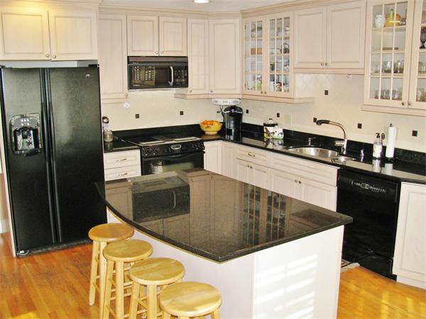 28 Wayside Road Westborough, MA 01581 - Photo 5 of 30 Gallery Image 5