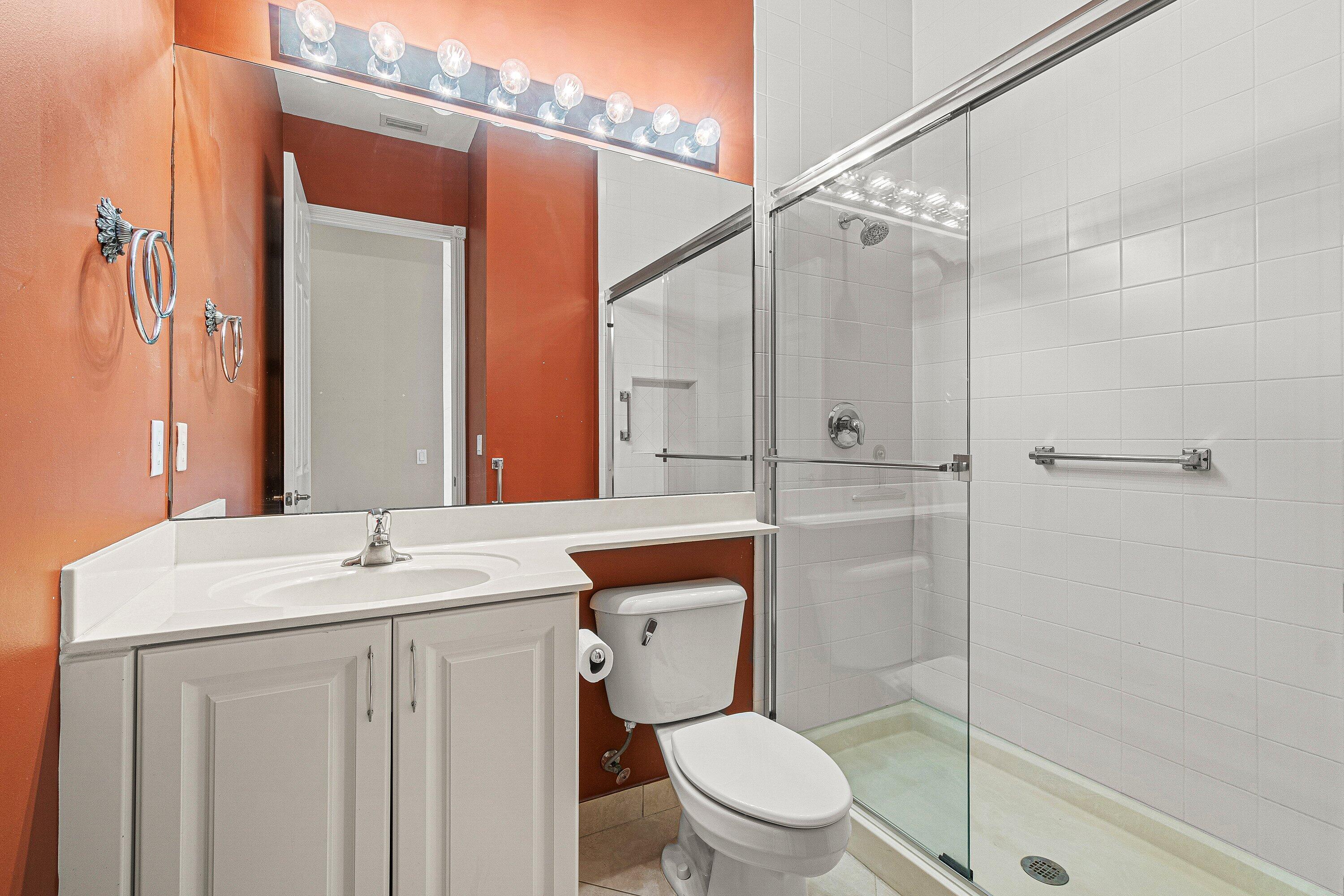 13063 Salinas Point Way Delray Beach, FL 33446 - Photo 8 of 43 Guest Bathroom