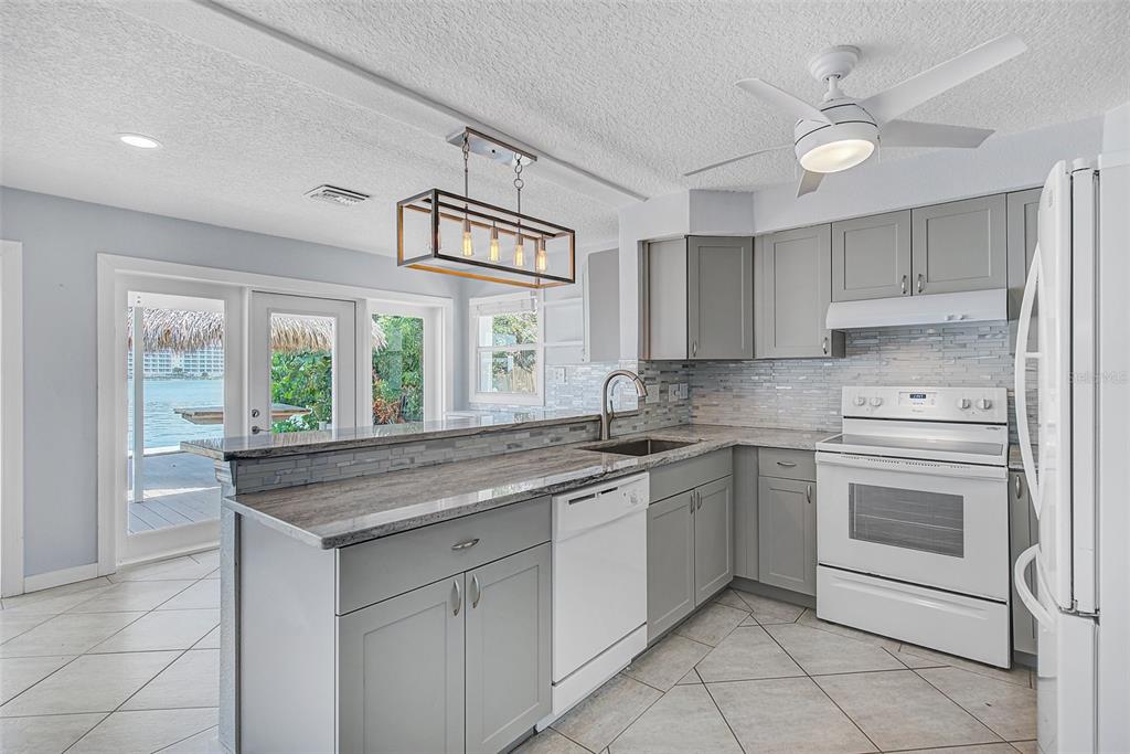 857 180th Avenue East Redington Shores, FL 33708 - Photo 15 of 27