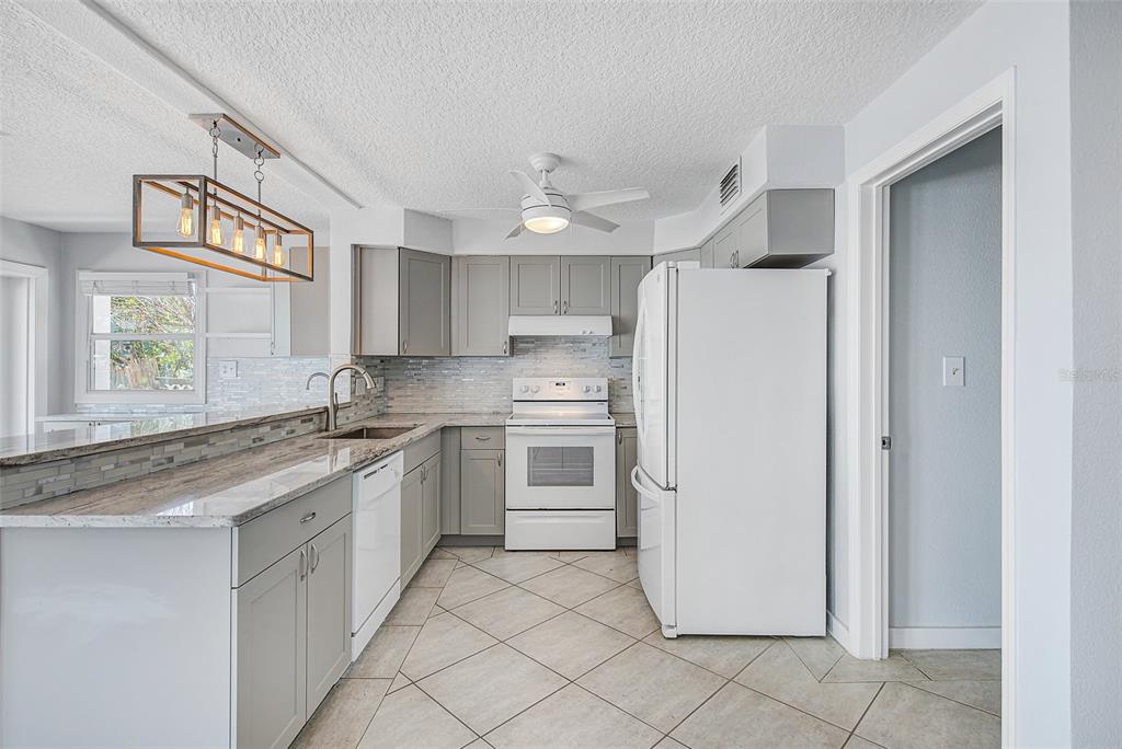 857 180th Avenue East Redington Shores, FL 33708 - Photo 18 of 27