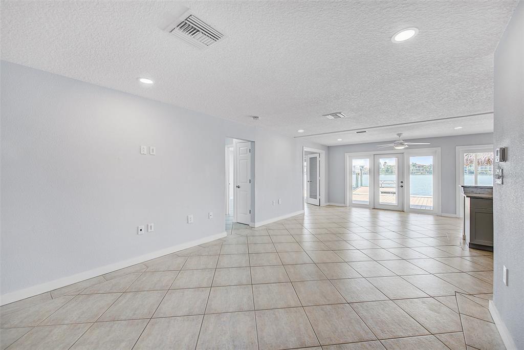 857 180th Avenue East Redington Shores, FL 33708 - Photo 5 of 27